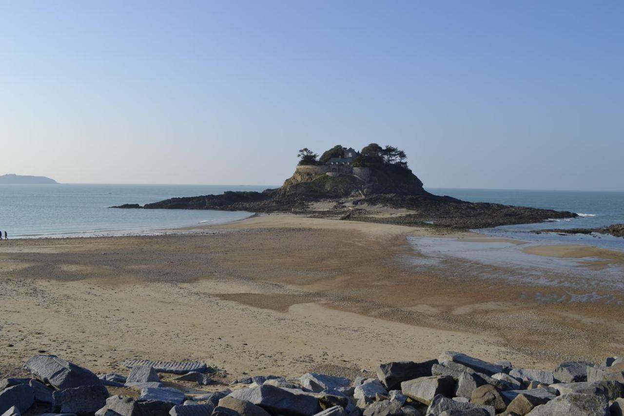 Vue Sur Mer Cancale Kültér fotó